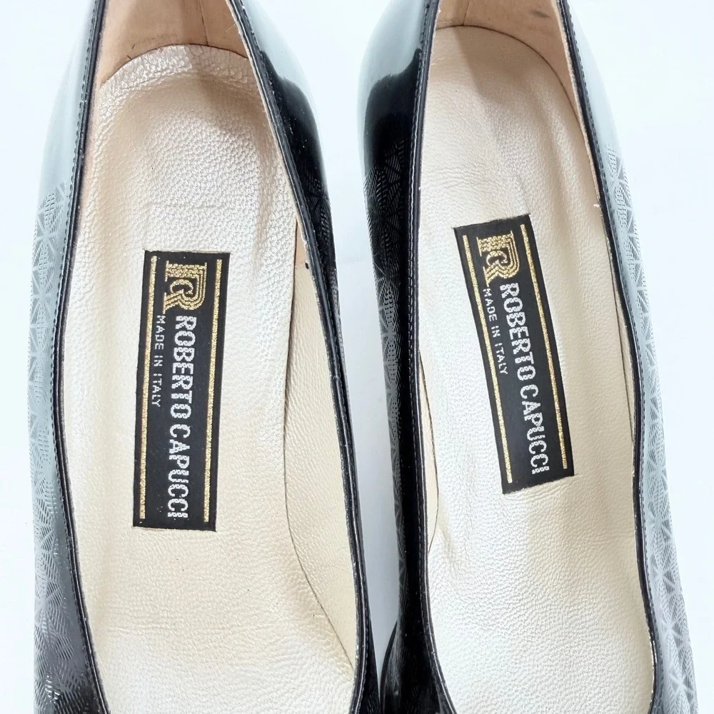 Roberto Capucci Black Patent Leather Square Toe Pumps Italy Size 9B Embossed